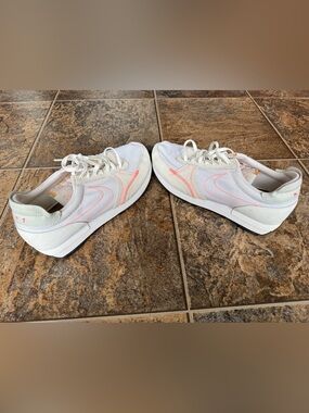 Nike Daybreak Type White Hyper Crimson Men’s Sneakers Size 10